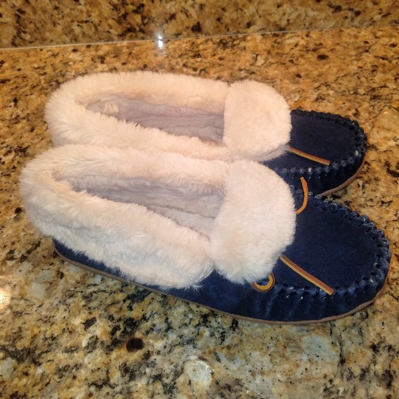 minnetonka alpine moccasin slipper